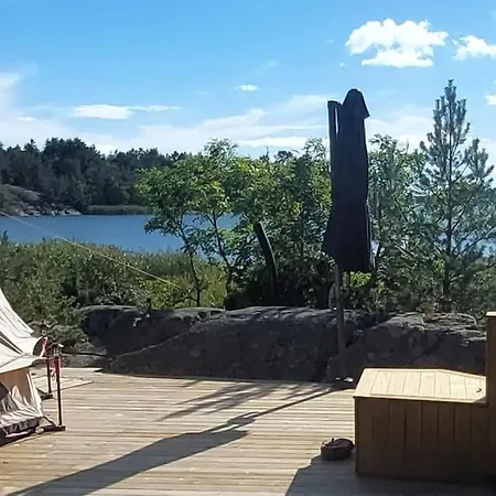 Campo de lujo Haerligt Privat Glamping Med Bastutaelt Föglö