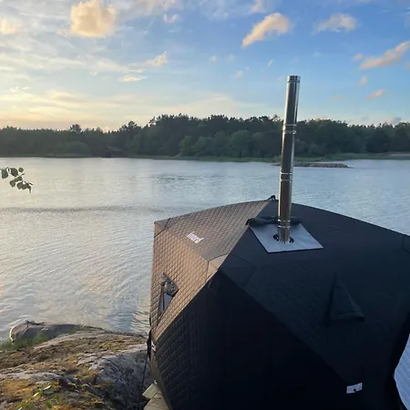Haerligt Privat Glamping Med Bastutaelt אוהל מפואר