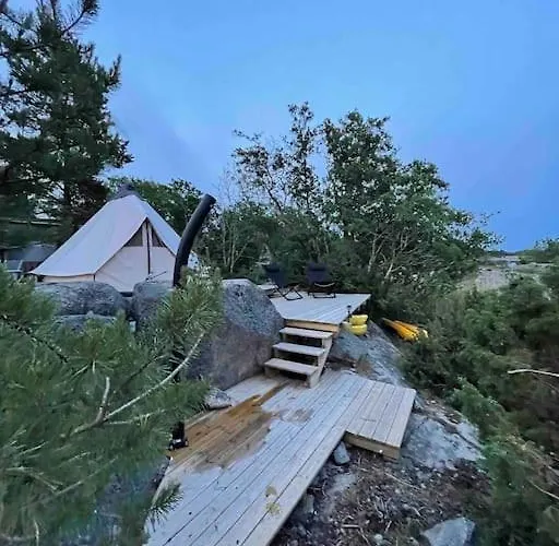 Haerligt Privat Glamping Med Bastutaelt * Фёглё